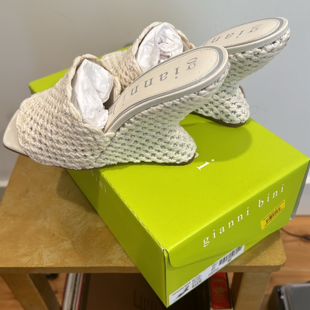 New in box crochet wedged heel slides - Picture 2 of 3